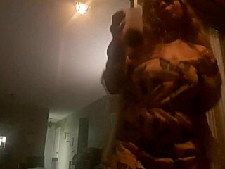 Wow, dulcemendra showing boobs outside!