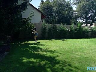 Bathtub Bubbles With Sara Bell And Raul Costa