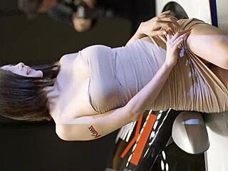 yo, check this hot seoul korean racing girl, she's stunning!