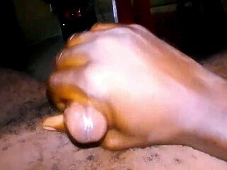 Une super petite 18+ princesse se fait baiser par romulus