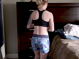 Gym Lesbian Licks Pussy After Meeting