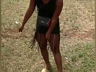 Real Ebony Amateurs Lick Pussy in Homemade Lesbian Action