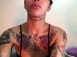 Sexy Alt Girl's Free Webcam Fetish Show with Hairy Armpits
