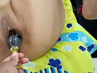 Desi girl sobia nasir masturbates with vegetable brinjal