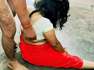 इंडियन देसि भाभी नेबर बॉयज को हार्डकोर फक करती