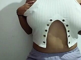 Milf Masajea Sus Grandes Senos Ocn Mucho Placer Video Real Casero