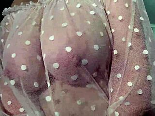 Hey gorgeous, wanna see my big saggy boobs up close, milf style?