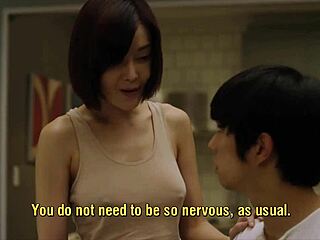 कोरियन टीचर 2013 में लव लेसन शेयर करती है