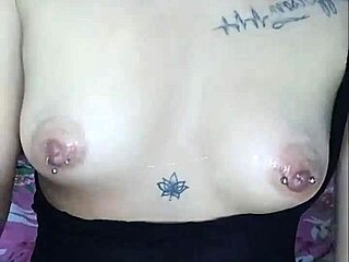 want to see this sexy latina make her pussy creamy?