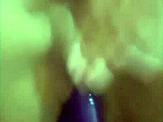 quieres ver como me masturbo con dildo y te la jalas rico?