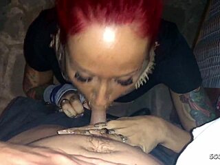 Deutsche party schlampe, fremde typen lecken mich im laden