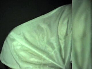 esto es lo que pasa cuando el marido se va mi vecina me invita a ver una pelicula en su casa y me termina dando unos consejos a ella le gusta charlar