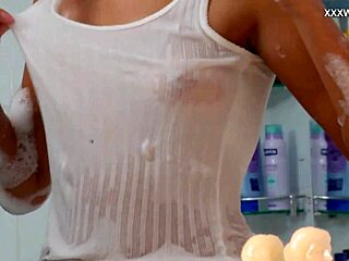 Russian Horny Slut Sima Zasadilo in the Bathtub