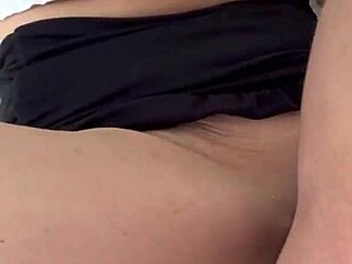 Hot milf dismounts cock and catches cumshot in mouth