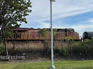 Holy shit, watch this big black cock pounding wet pussy outdoors on the Memphis river walk!