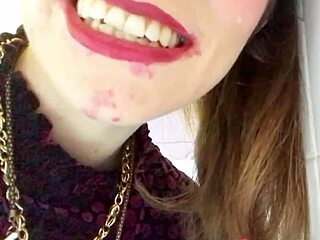 Violette des Étoiles Gives Sloppy Blowjob to Suction Dildo!