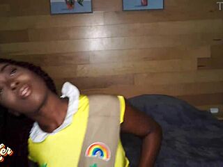 Girl scout offers me 4 20 grass or her ass for fun