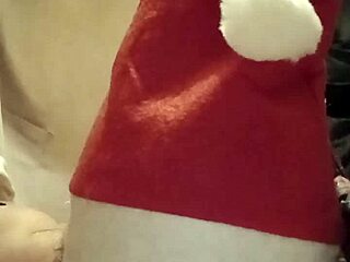 slave girl self-sessions with toys?