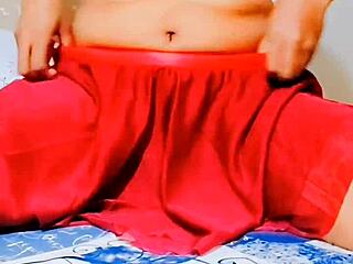 Shemale Sissy Piss On Own Body