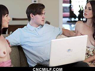 cncmilf milfs offer freeuse to get laptop repaired for free 😈