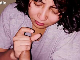 mi hermanastras frid me da unas chupadas y me pide semen en la boca