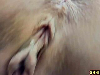 The cuckold watches his girlfriend facesitting the tantaly sex doll with twerking ass close-ups