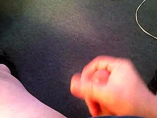 VERY HORNY SOLO BABE FINGERS WET PUSSY!