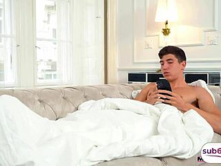 i-i mean whooo can teach ya better than yer hot stepmom?? 😩💋