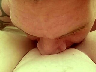 Amateur Whore Laps Up Dripping Pussy Juice In Frenzied Tongue Feast Devouring Every Fold!