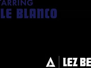 gizelle blanco scarlett alexis lick pussies raw between flights