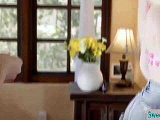 us skinny lesbos lickin n fingerin pussies hard