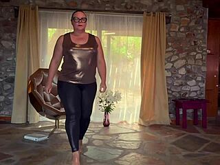 Dominatrix Mistress April Returns As Sexy Fisting Slut