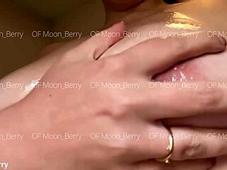 moonberry shakes her natural oiled boobs so shiny and bouncy 😍💦