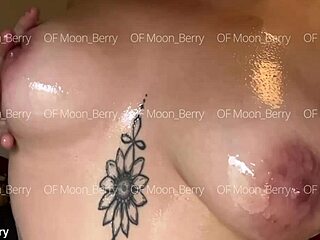 moonberry shakes her natural oiled boobs so shiny and bouncy 😍💦