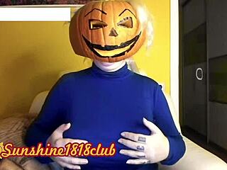 Big boobed pumpkin cam girl greets pervs for halloween recorded 10/31